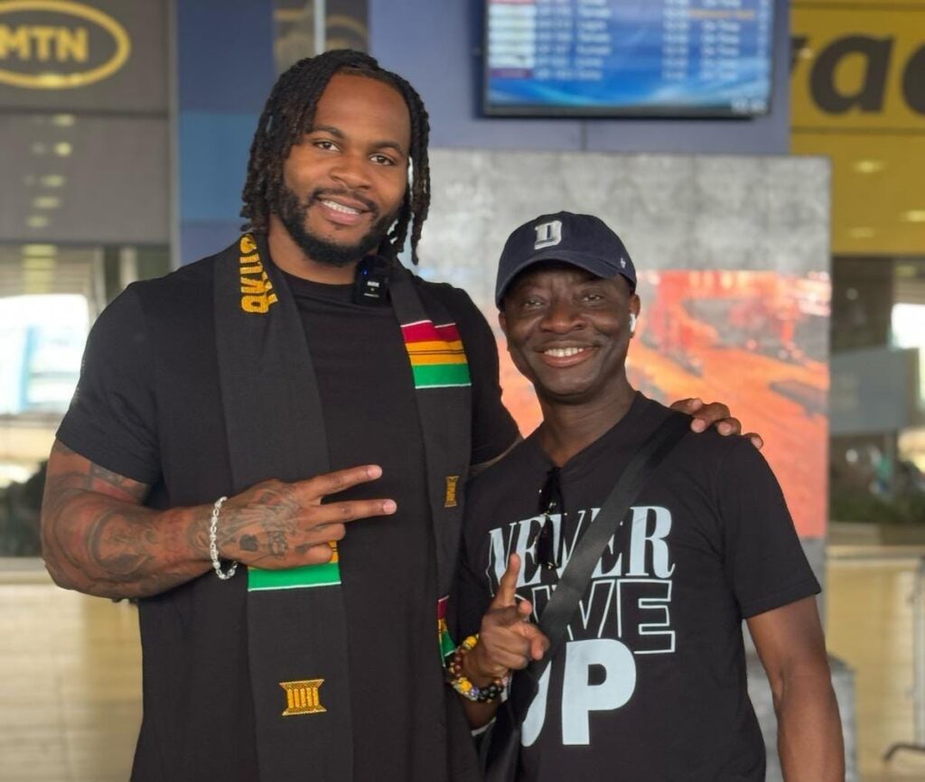 Sam Williams welcomed with traditional Ghanaian ceremony at Kotoka International Airport.