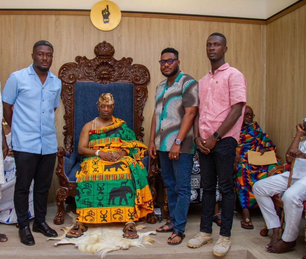 Jeffrey Nortey visits Ga Mantse to seek blessings and share plans for his upcoming cultural performance.