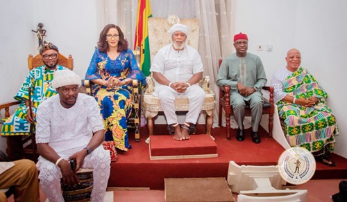 Nigeria’s Foreign Minister in dialogue with the Ga-Dangme Overlord during a diplomatic visit to reinforce Ghana-Nigeria relations.
