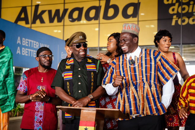 Segun Arinze arrives in Ghana for The Black Star play
