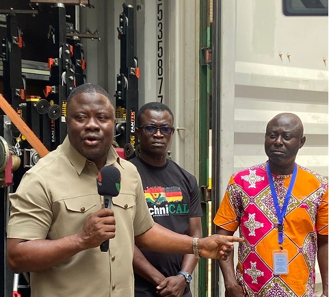 German and Ghanaian delegates at equipment unveiling